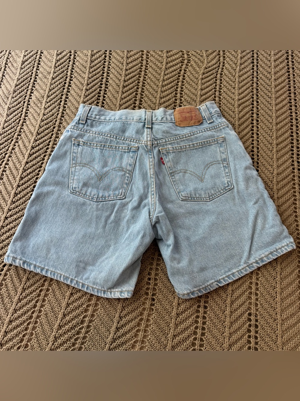 Levis 550 Relaxed Fit Denim Shorts Womens Size 8 Light Wash High Rise Mom Jean - Picture 2 of 10